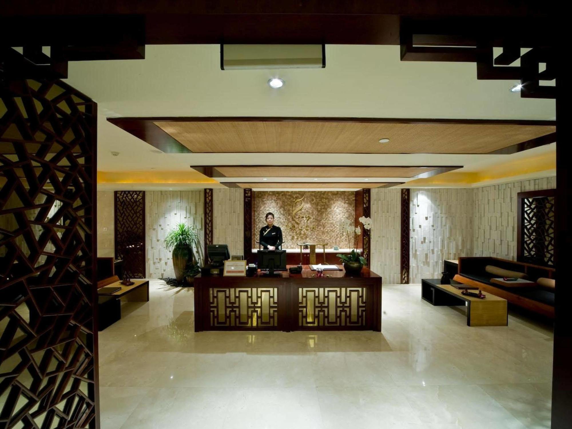 Doubletree By Hilton Shanghai Jing'An Екстериор снимка