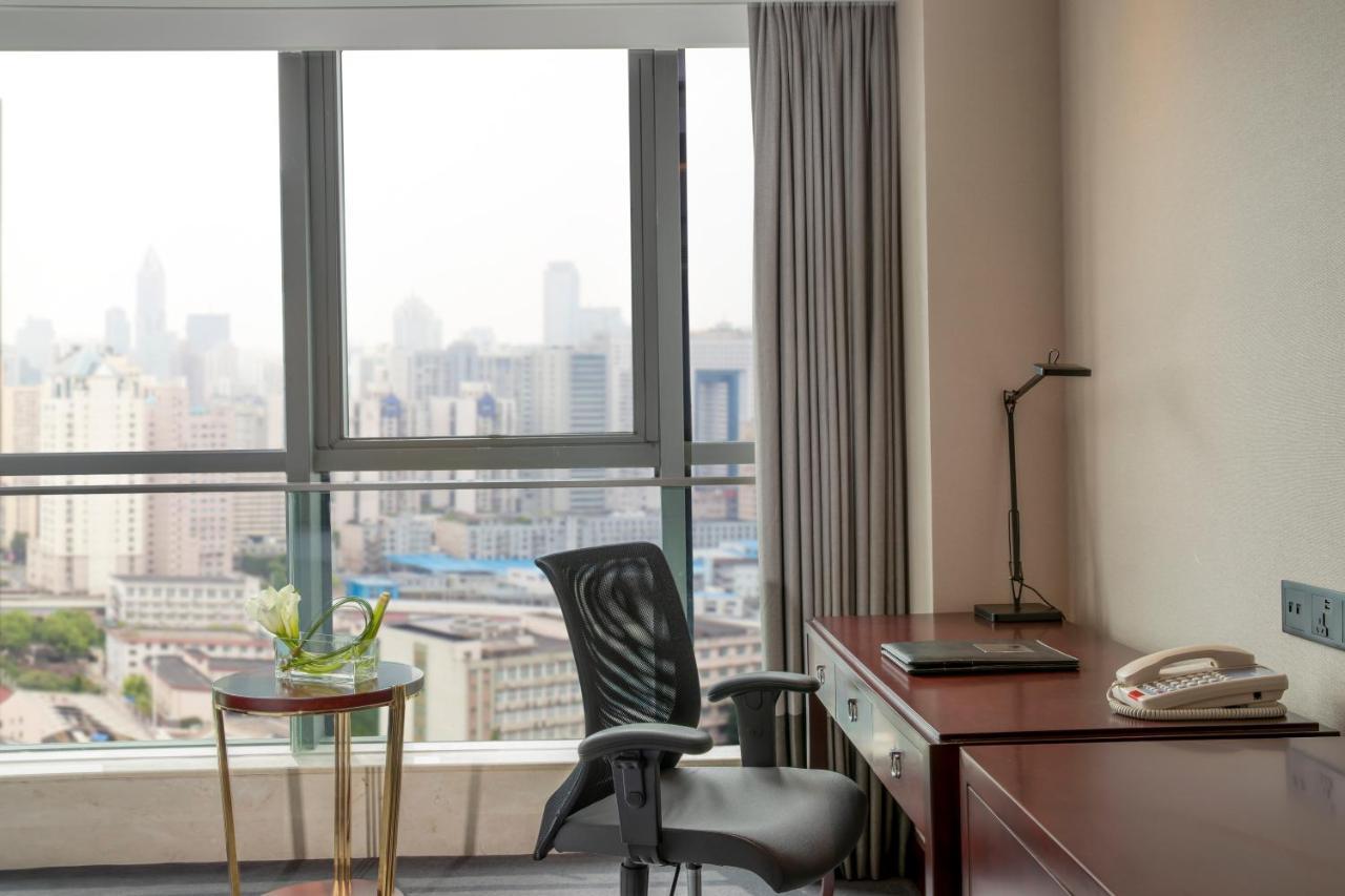 Doubletree By Hilton Shanghai Jing'An Екстериор снимка